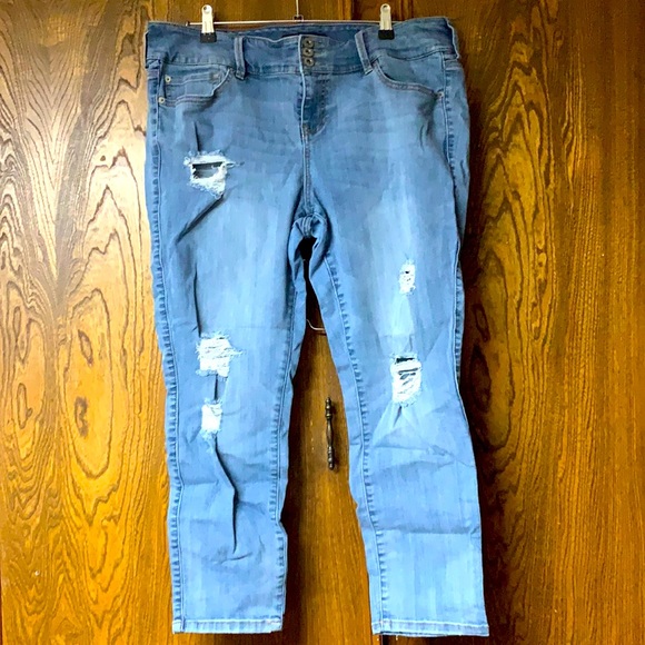Torrid distressed jeans - Picture 1 of 4
